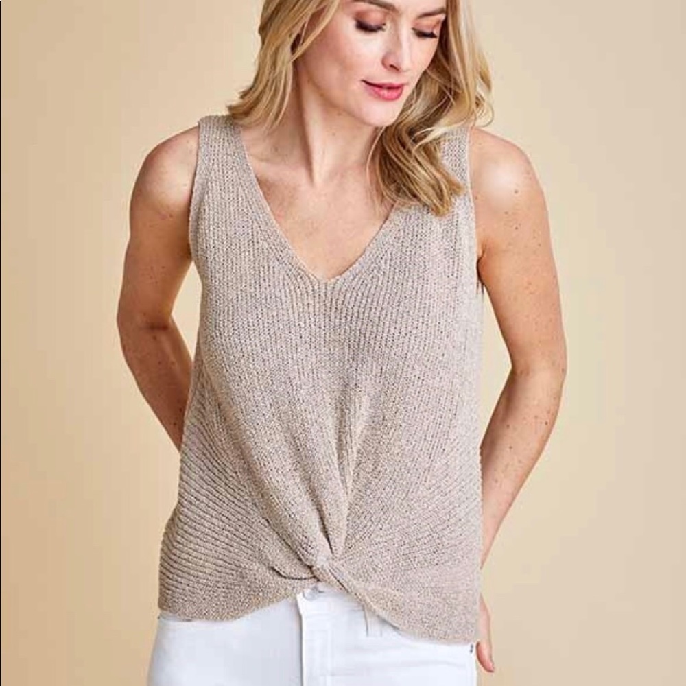 NWT | Marled | Twisted front sweater | Size Small